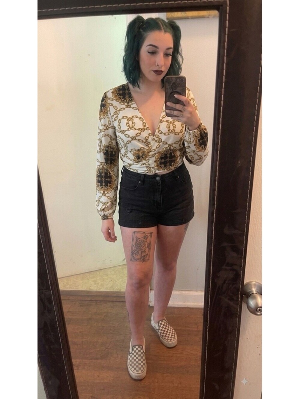 PrettyLittleThing Baroque Chain Print Wrap Crop Top Long Sleeve Size 4